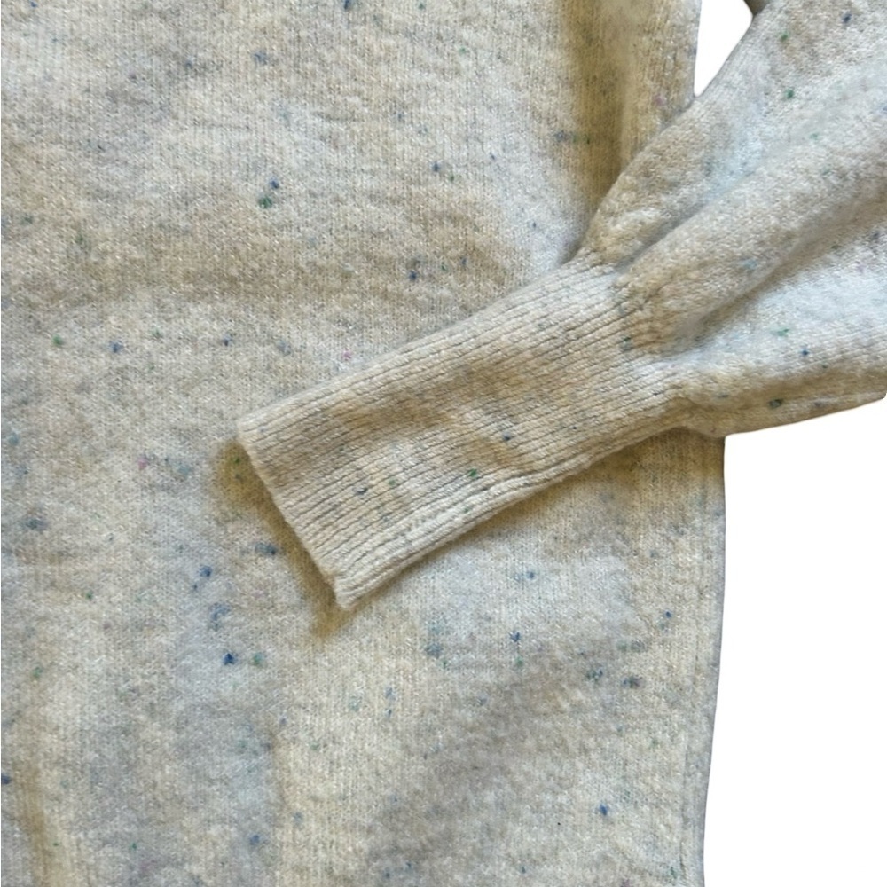Loft Women’s Speckled V Neck Cream
Sweater  XS - Picture 3 of 9